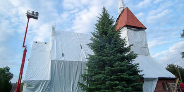 arbeitsbuehnen-einsatz-kirche-Kerzlin