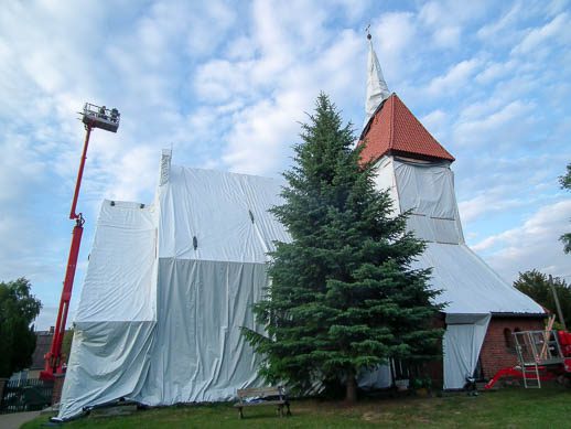 arbeitsbuehnen-einsatz-kirche-Kerzlin-33